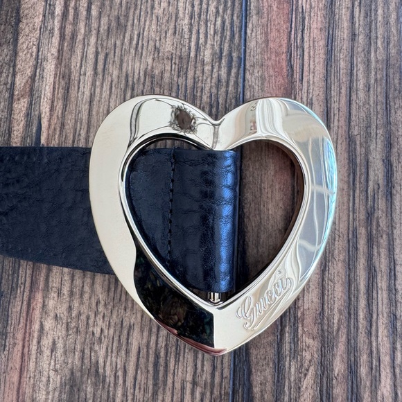 Gucci Authentic Heart Buckle Belt IT SZ 85/34 Black Gold - Picture 7 of 14